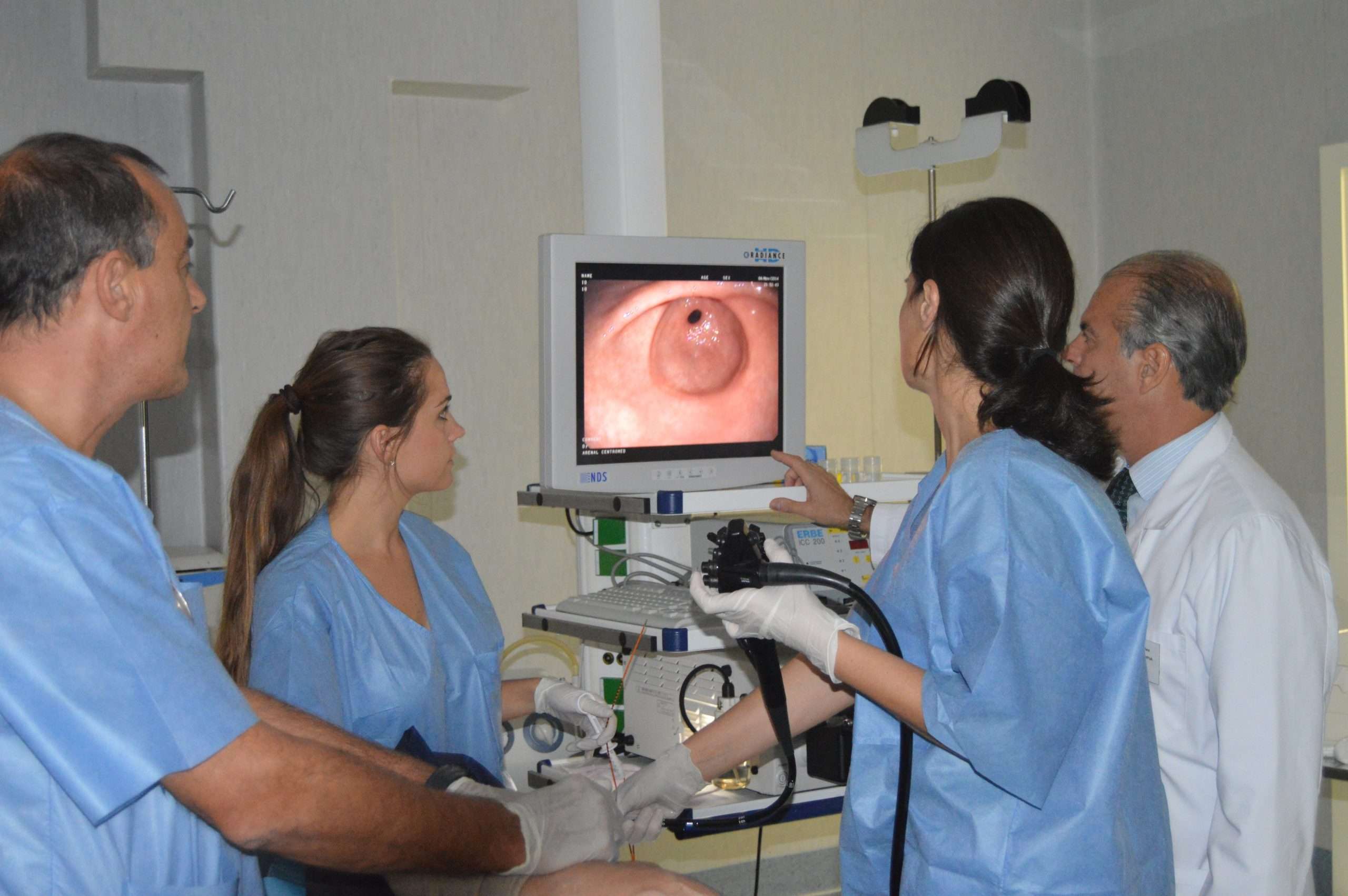 Quirófano con equipo endoscopia